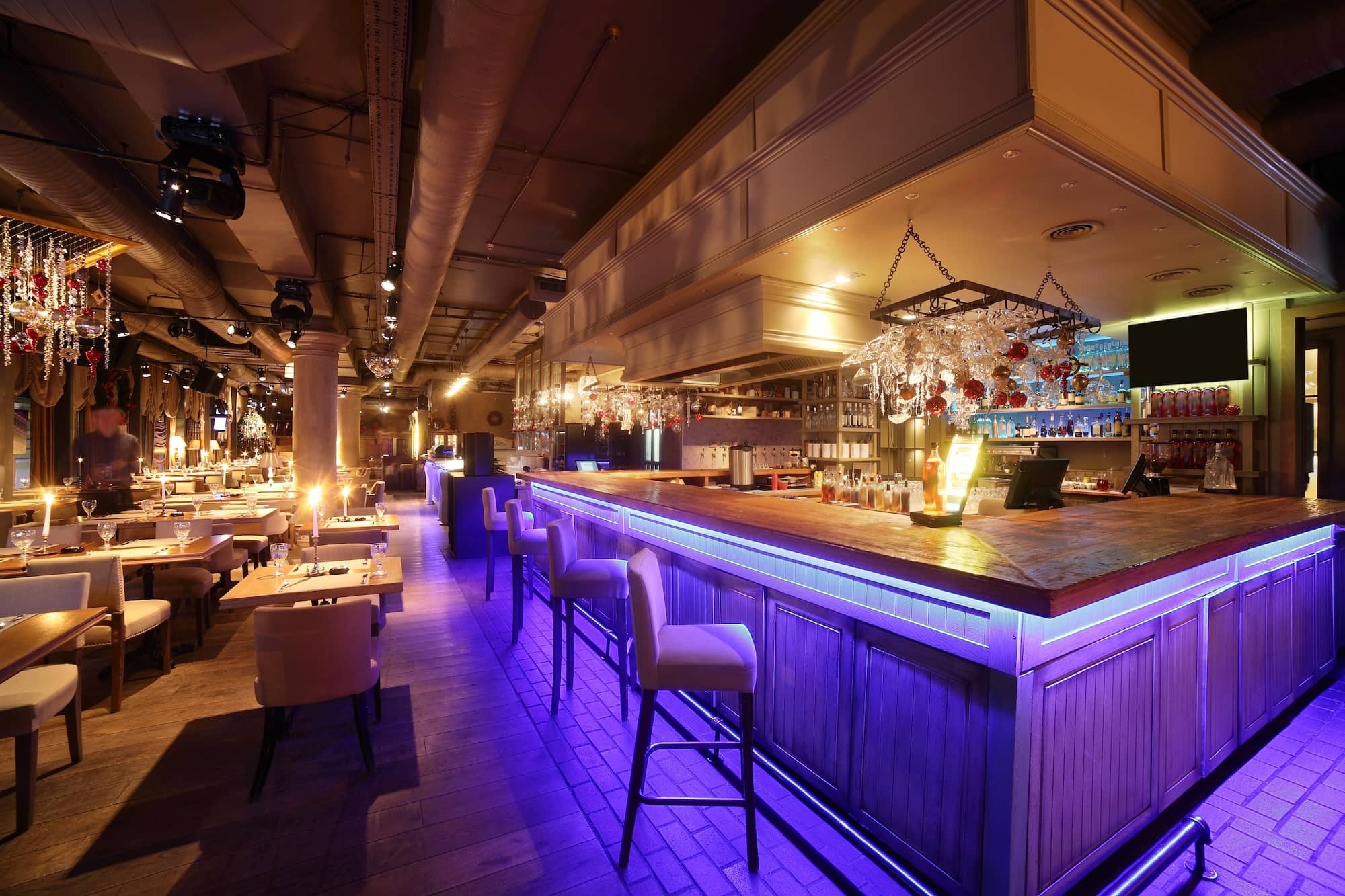 Lighting Decisions in Hotel and Restaurant Branding Lighting Decisions in Hotel and Restaurant Branding