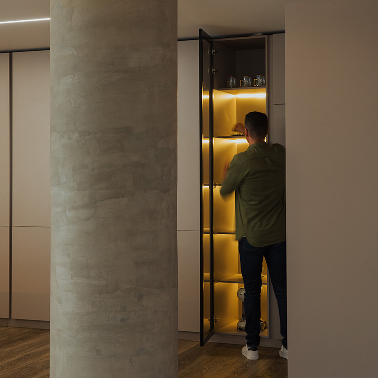 Floor to Ceiling Cabinet Lighting