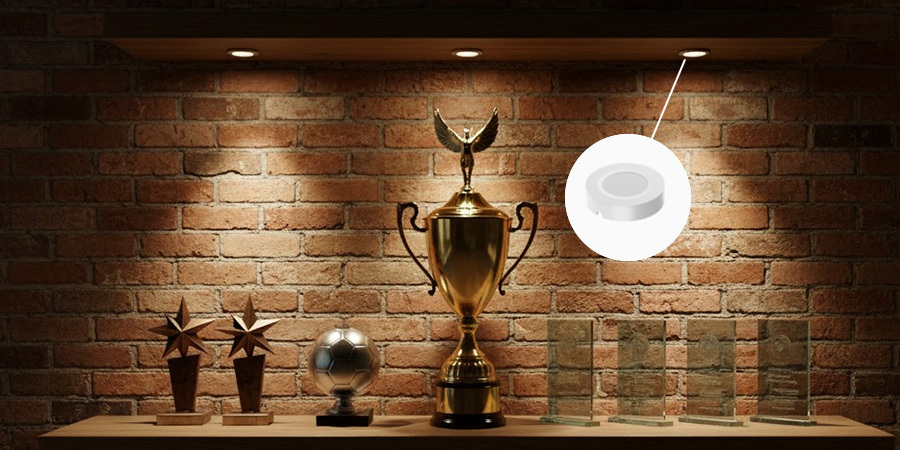 Trophy Showcase Shelf Lighting Pucks