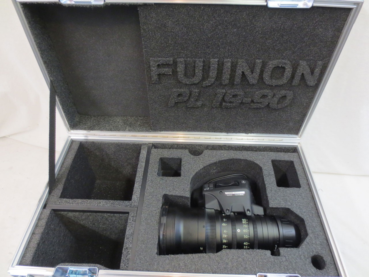 Fujinon 19-90 T2.9 Cabrio Zoom Lens with LMB 5 Matte Box Shipping Case