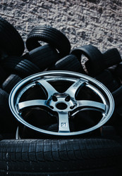 Rays Gramlights 57CR 18x9.5+22 5x114.3 - Grace Silver Rays Gramlights 57CR 18x9.5+22 5x114.3 - Grace Silver