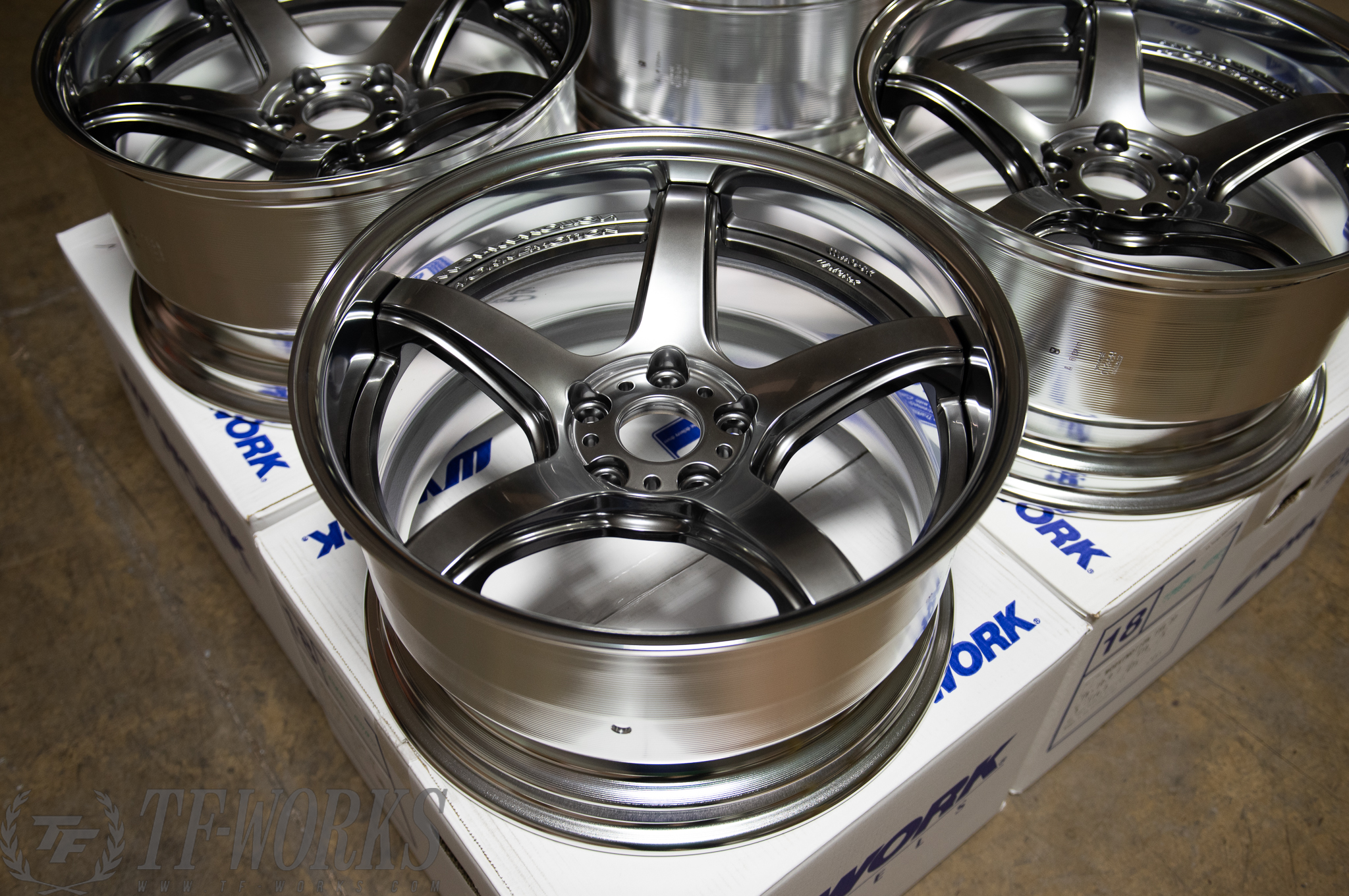 Work Emotion T5R 2P 18x10+18 5x114.3 - GT Silver