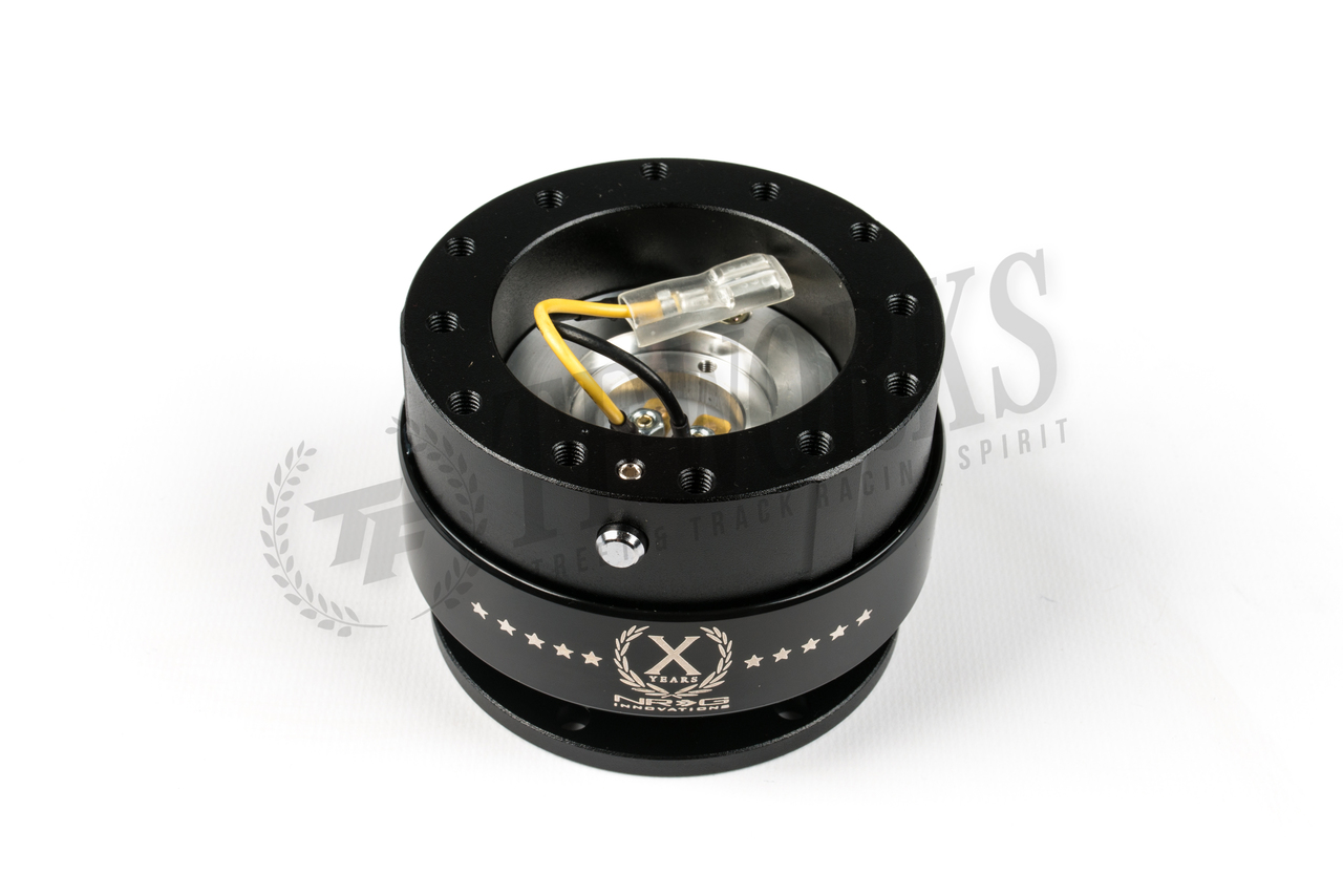 NRG Innovations SRK-250BK Quick Release Kit (Black/Black Ring with Finger Grooves)