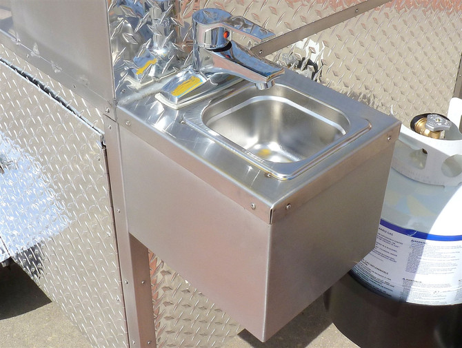 Heritage hot dog trailer sink