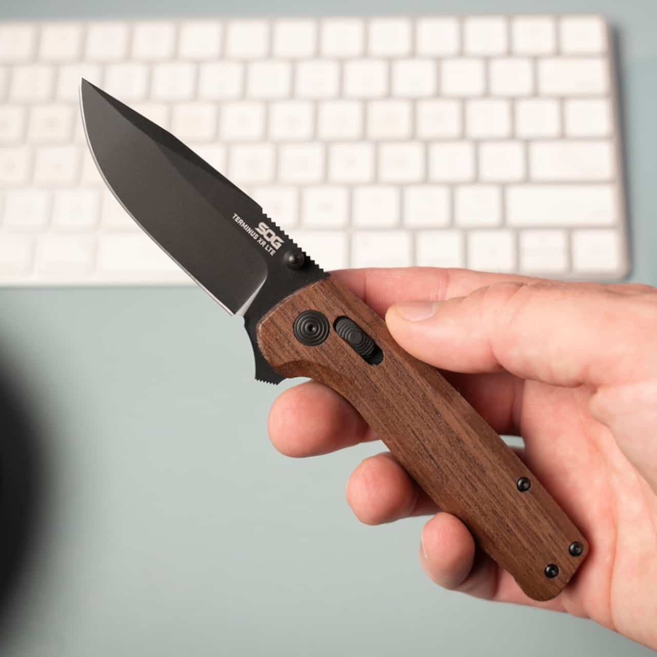 Terminus XR LTE - Walnut