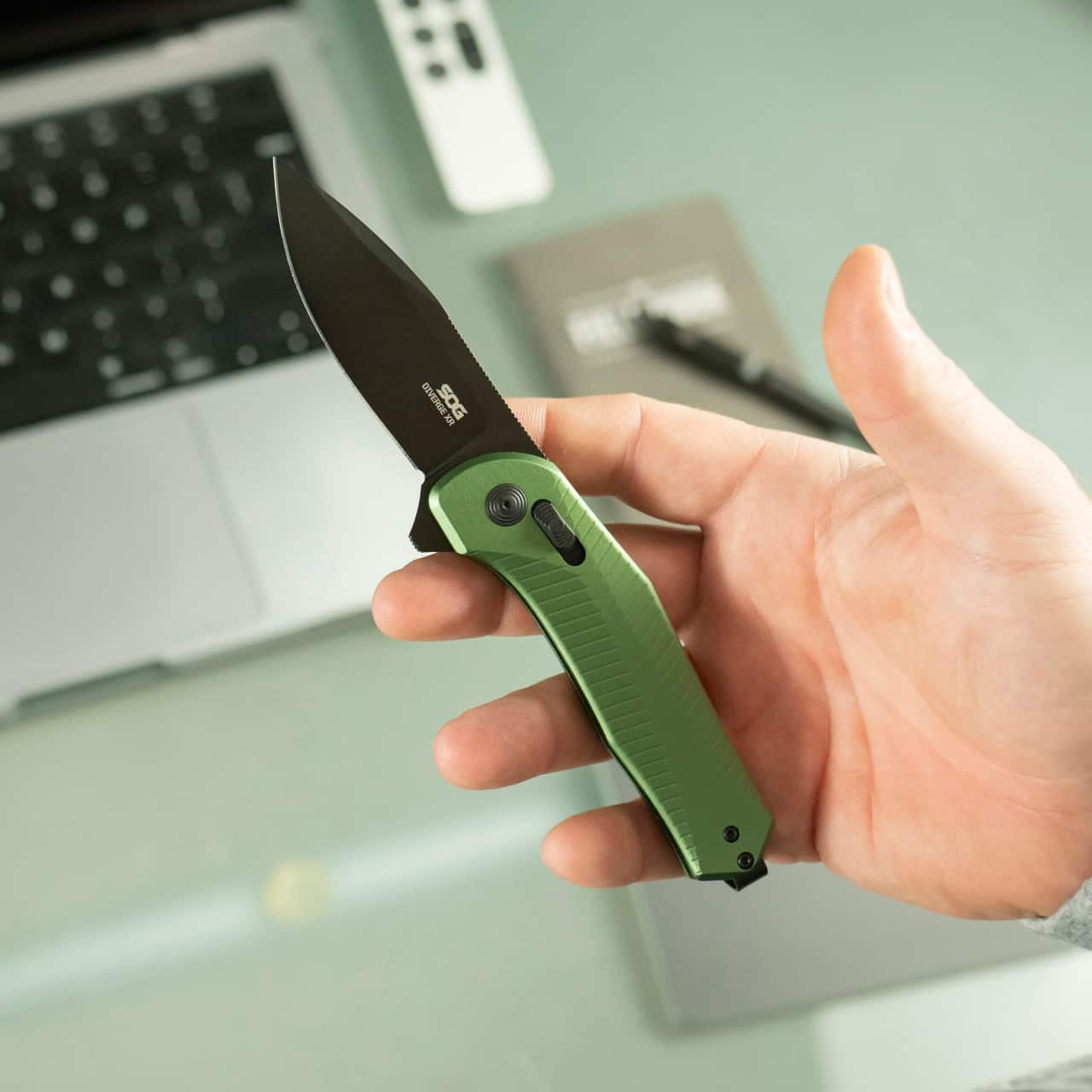 Diverge XR Drop Point - Green + Black