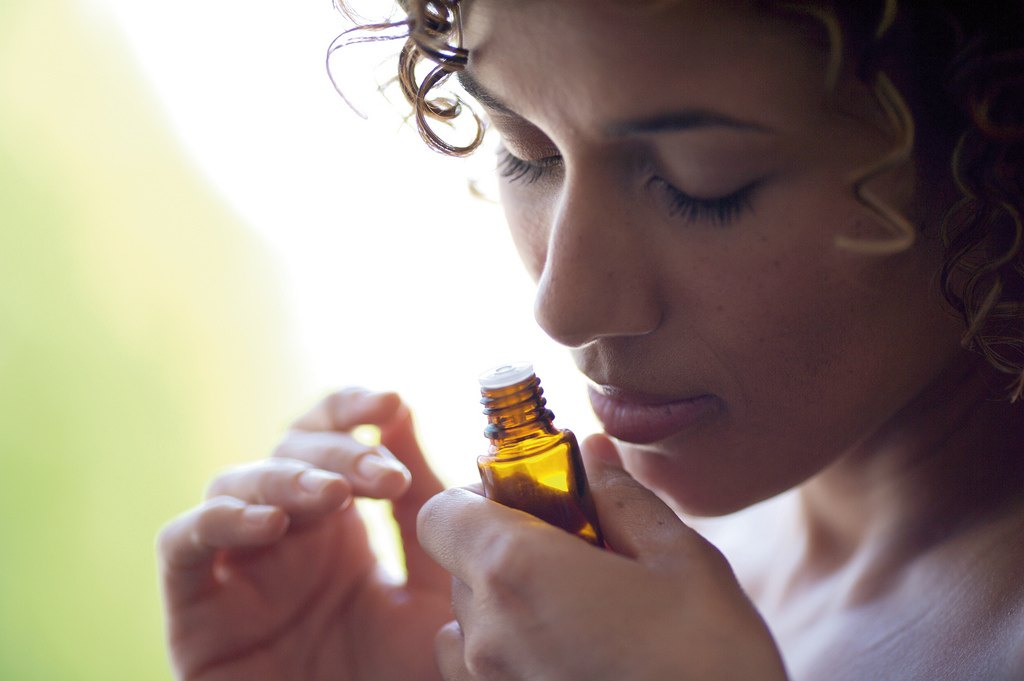 What is Thieves essential oil?