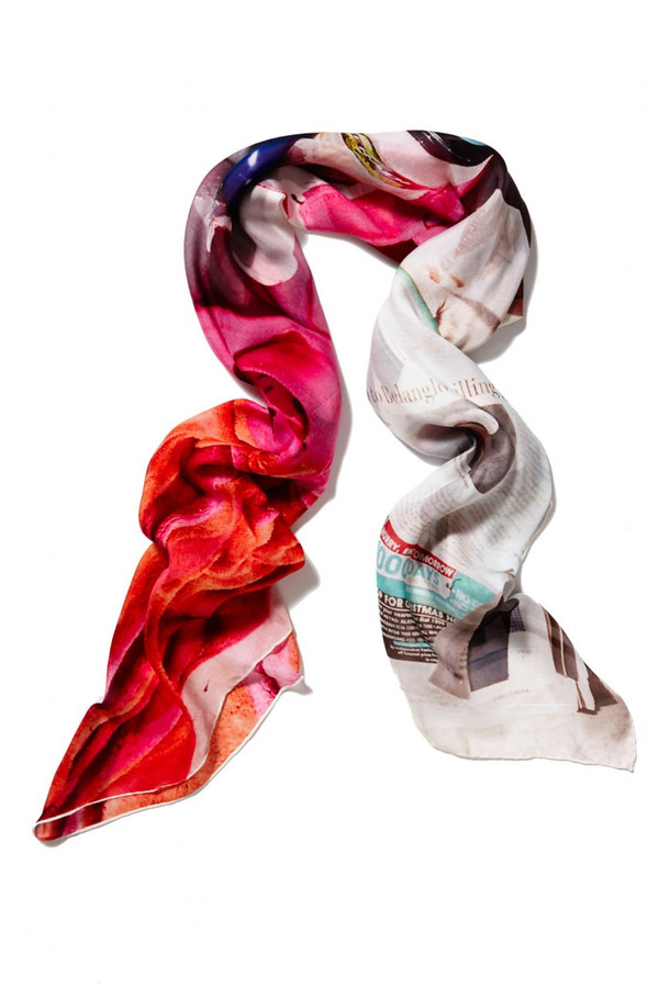 [Sample] Tomorrow is today, Red printed scarf