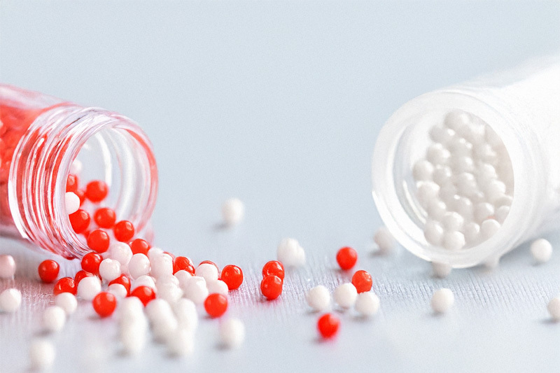 Fortune-Telling with Red and White Beads: "Fulfilling a Wish"