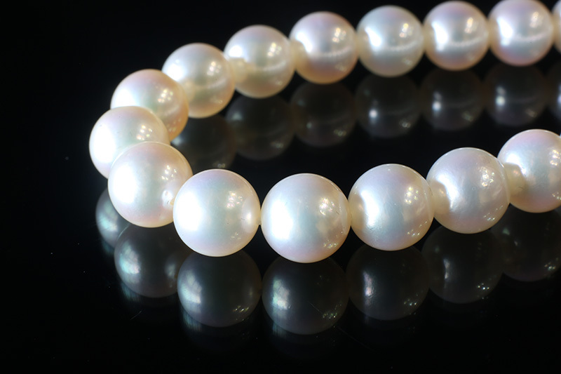Fortune-telling using Pearl necklace