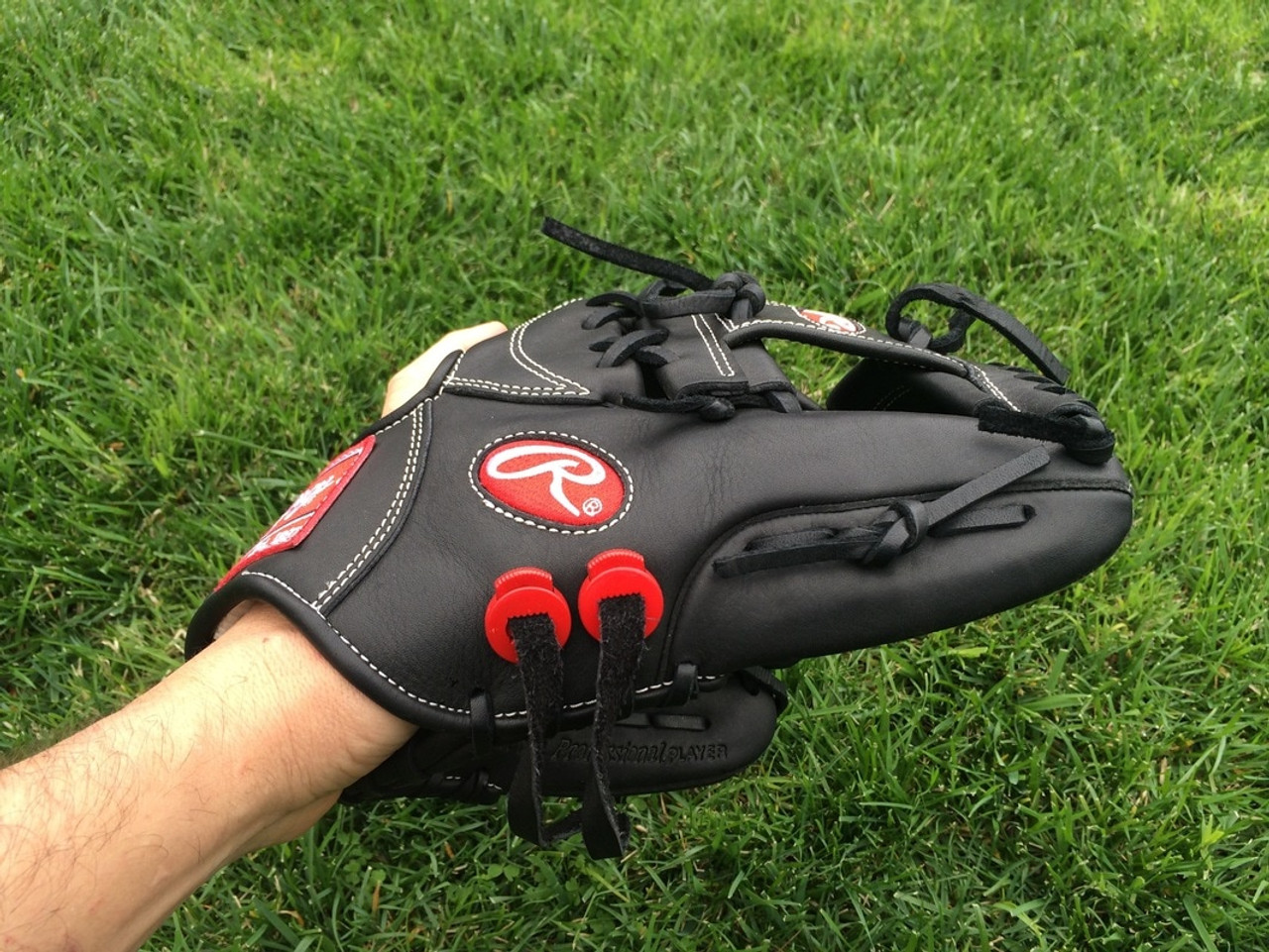 GloveLock 4 Pack - Glove Locks Keeps Gloves Tight On Hand!