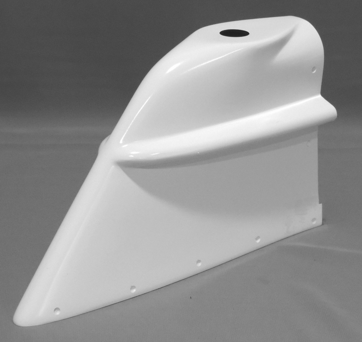 Fiberglass Vertical Fin Cap. Cessna 182 / 206 / 207 / 210. K 0731606-3