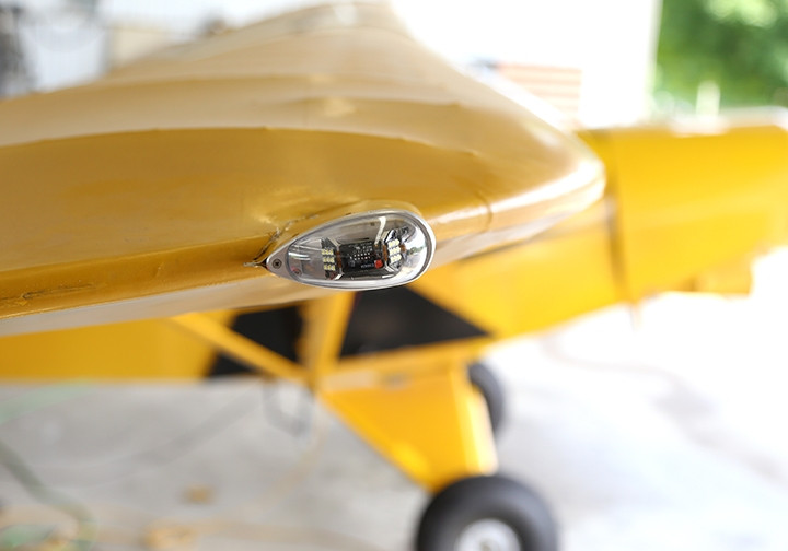 Whelen Orion 650 Series Wing Tip strobe Lights. OR650 Knots 2U, Ltd.