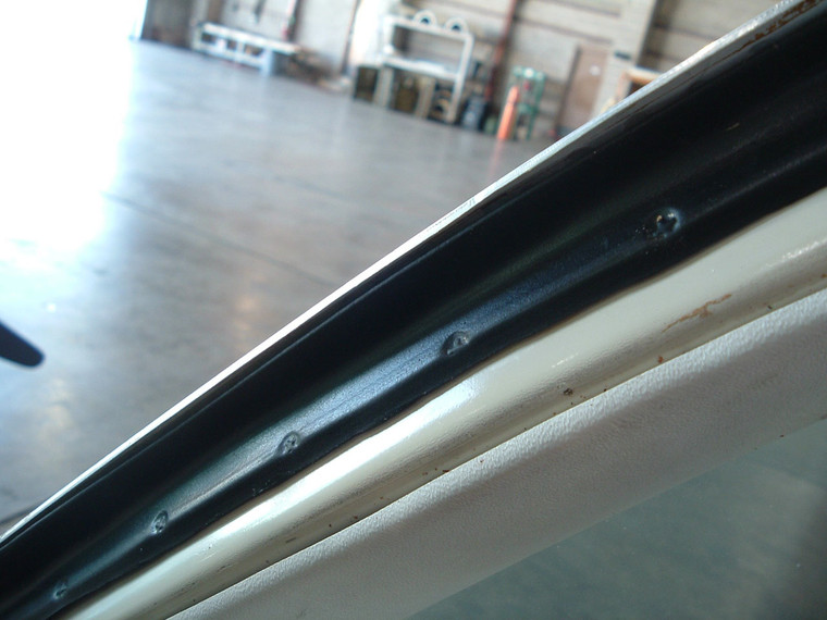Door Seal, Front Entry Door. Beech Models 19 / 23 / 24, 76, 77 Models ADS-B125