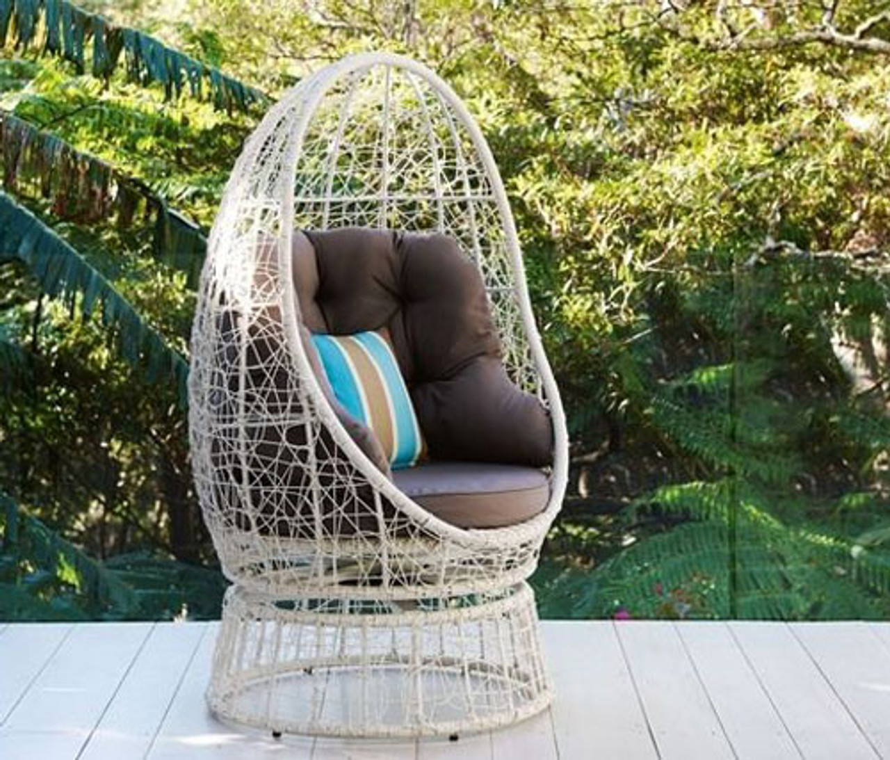 rattan pod