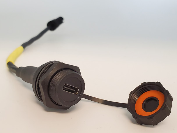 USB-C connector for hassle free connection.