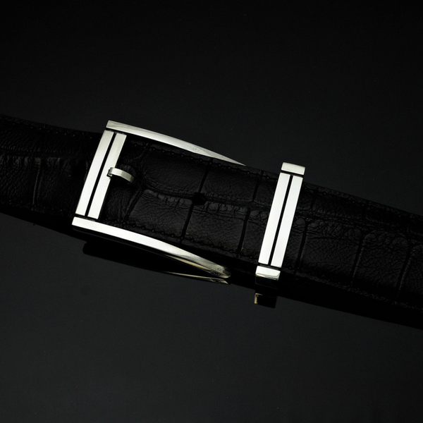 The Sterling Silver Buckle & Keeper Set is a timeless and versatile choice for any belt strap. JWCooper.com