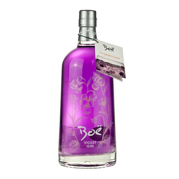 A single transparent bottle with white violet flowers climbing the sides, the Boe name is written in bold white letters.