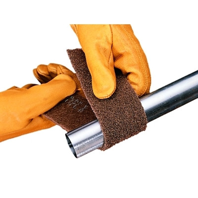 Scotch-Brite Cut and Polish Roll Pad 2 Inch x 30 Ft Medium Aluminum Oxide Tan