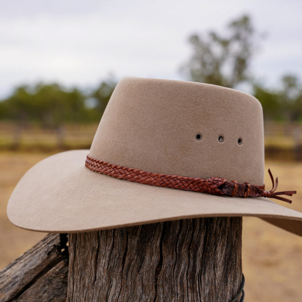 Akubra Redgum in Bran