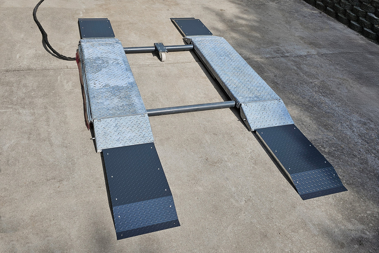 Nussbaum Low Profile Ramps for Sprinter 7- Scissor Lift (35SPB16X29)
