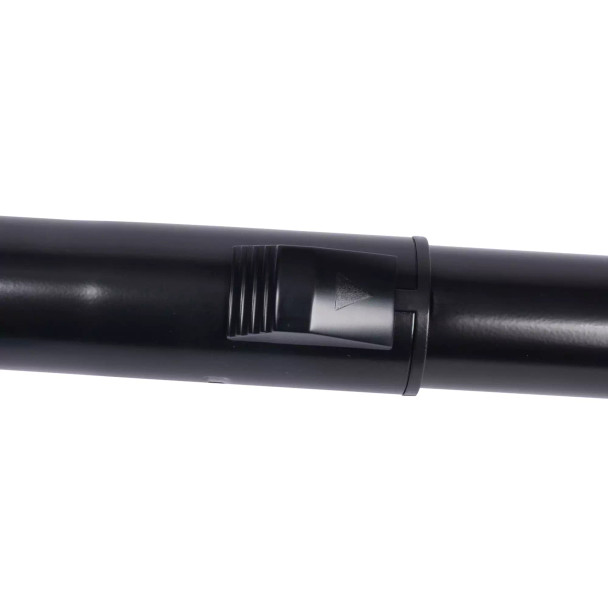 Close up of ratchet button.