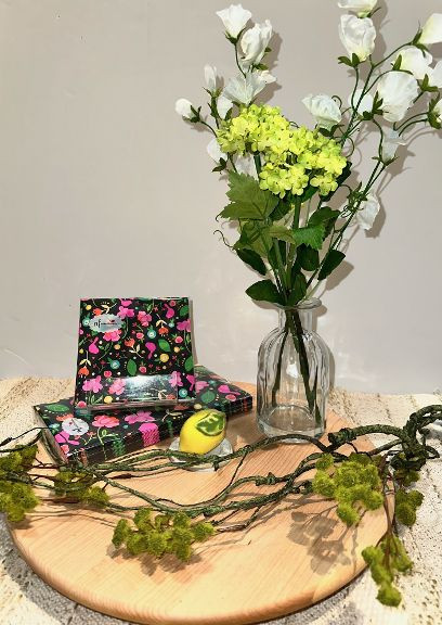 Sweetpea and Snowball Pick in Glass Vase   15"