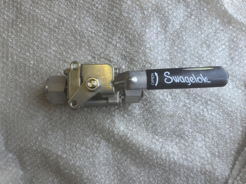 SWAGELOK BALL VALVE P/N SS-67VS24-JL-T Size 1-1/2"