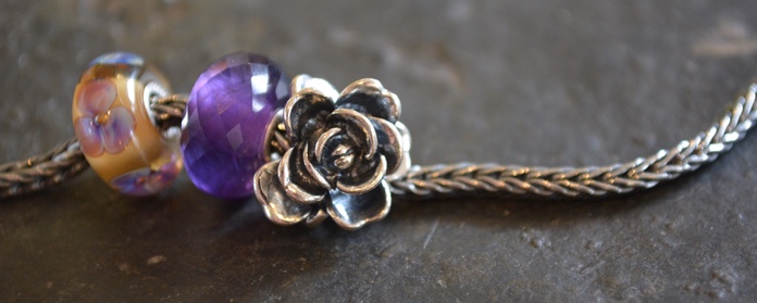 Trollbeads Flower of the Month