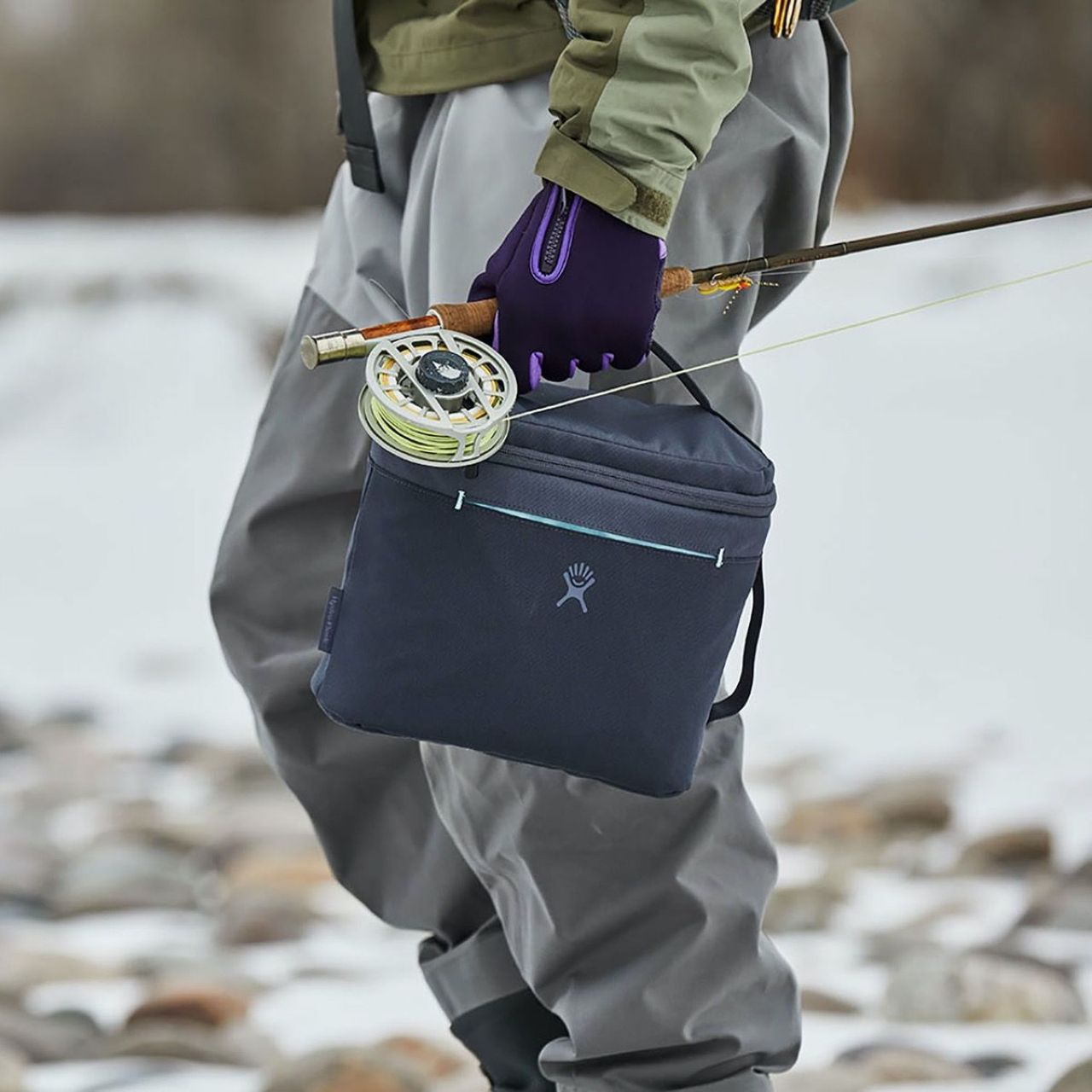 Hydro Flask - Fresh air. Fresh food. Lunch deserves a bag this good.  Perfect for lunchtime, the 5 L Insulated Lunch Bag is your mid-day meal  go-to. Lightweight insulation keeps lunch and