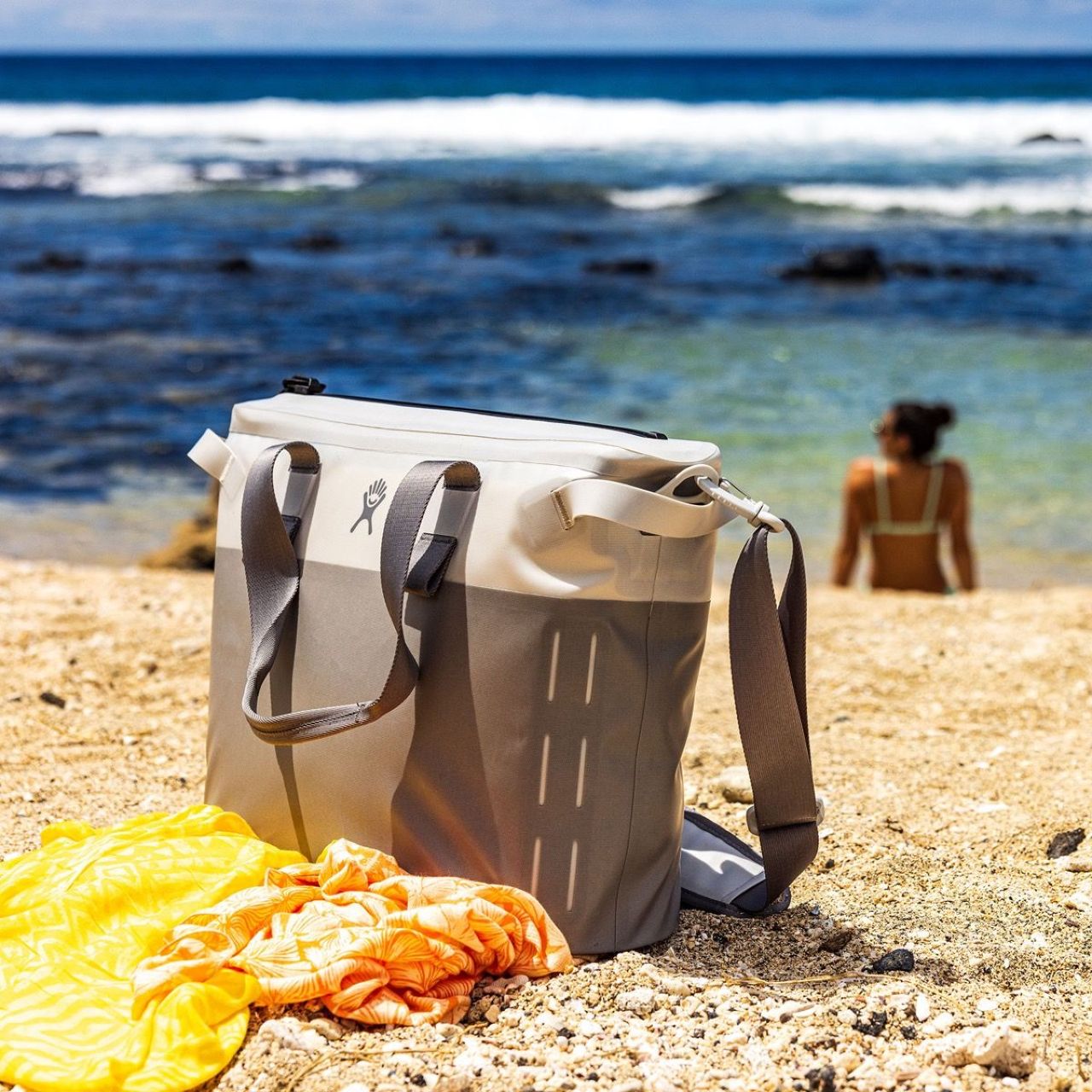 Hydro Flask Day Escape Cooler Pack : A stylish soft cooler