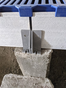 End supports for triangle delta beams 13.50cm middle piece