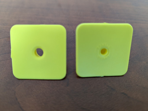 Square piglet ear tags Yellow
