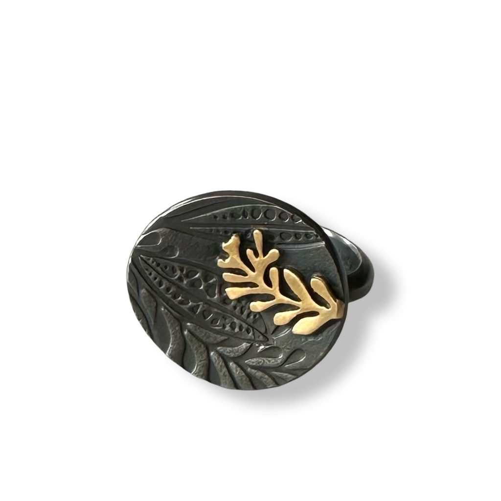 Leaf imprint with 18ct gold leaf disc  ring 