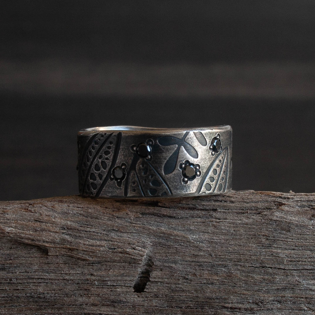 Foliage imprint sterling silver band ring with black diamonds