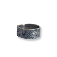 Foliage imprint sterling silver band ring with black diamonds