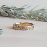 9ct gold foliage ring with yellow and pink sapphires