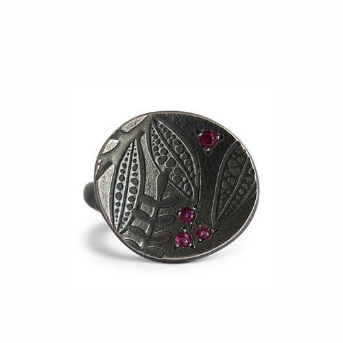 Leaf imprint ruby disc  ring 