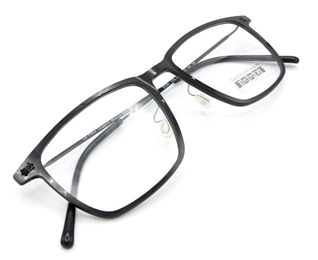 Trivex Titanium Glasses Made In Italy By Les Pieces Uniques In A