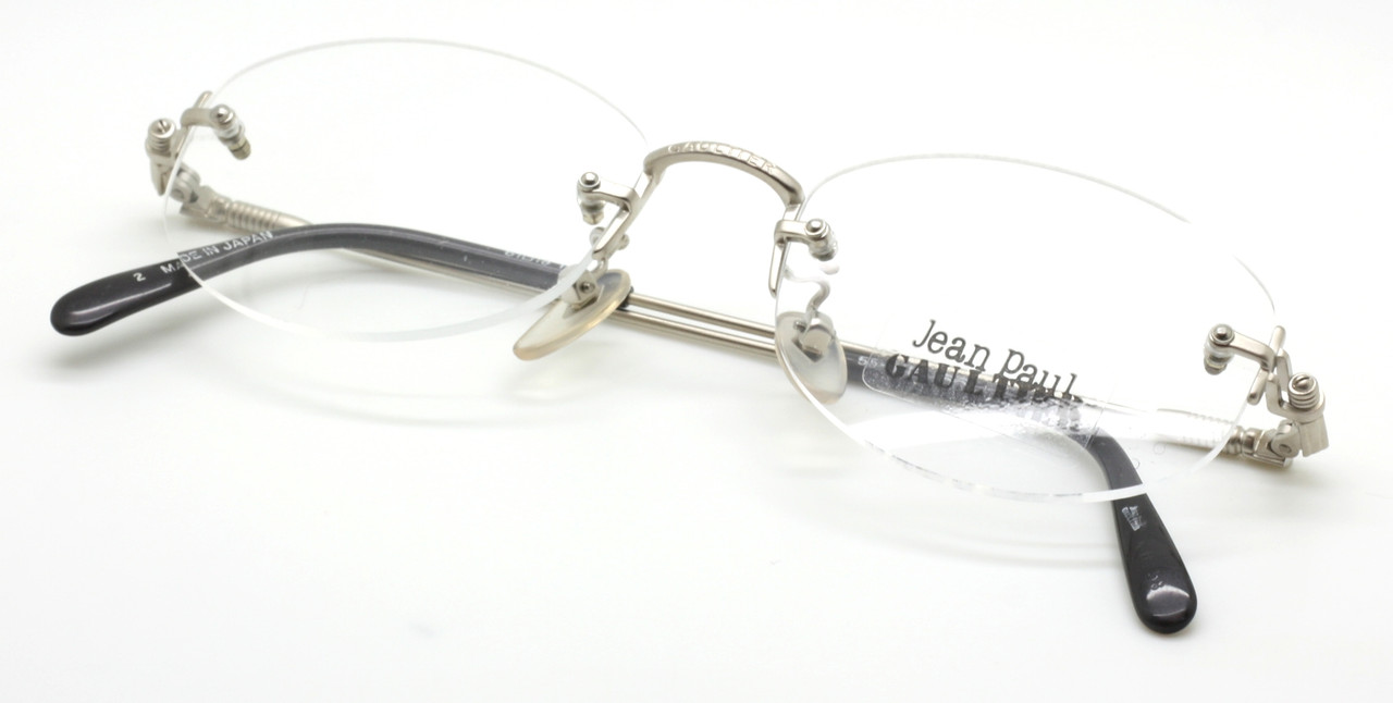 We offer FREE SHIPPING WORLDWIDE on orders over £69!