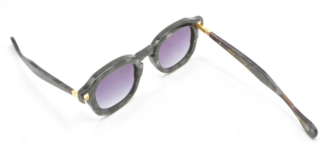 Award Winning  2 Pairs of Sunglasses in 1 TWIST By Bust Out Eyewear Reversible Hinge Shades