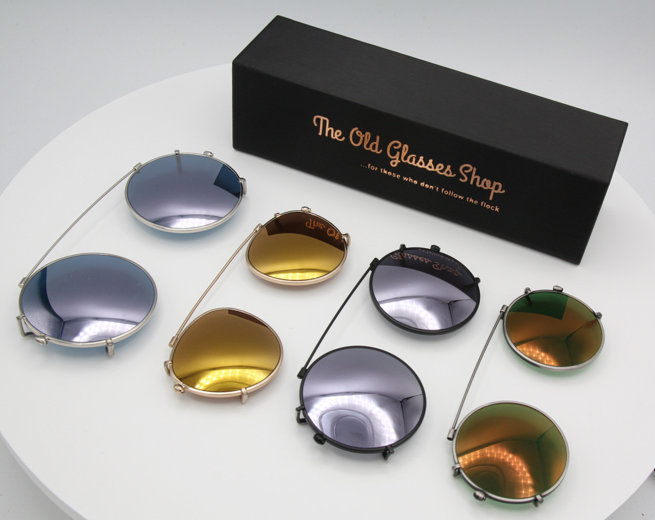 Mirrored sunclips with 100% UV protection.