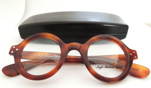 Round acrylic glasses in demi-blonde