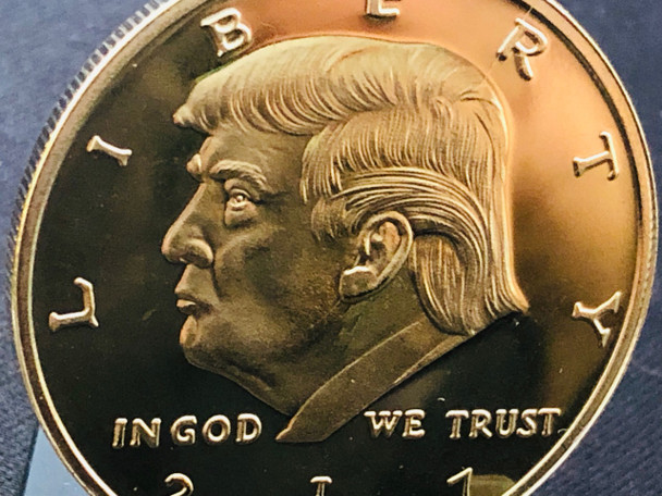 PRESIDENT TRUMP COIN GOLD TONE