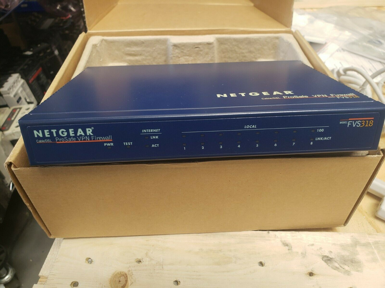 NETGEAR prosafe Firewall 8 -port FVS318 - Accessoires informatique NETGEAR prosafe Firewall 8 -port FVS318 - Accessoires informatique