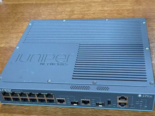 Switch Ethernet Compatto Juniper EX2200-C &ndash; 12 Porte &ndash; Usato, Senza Alimentatore