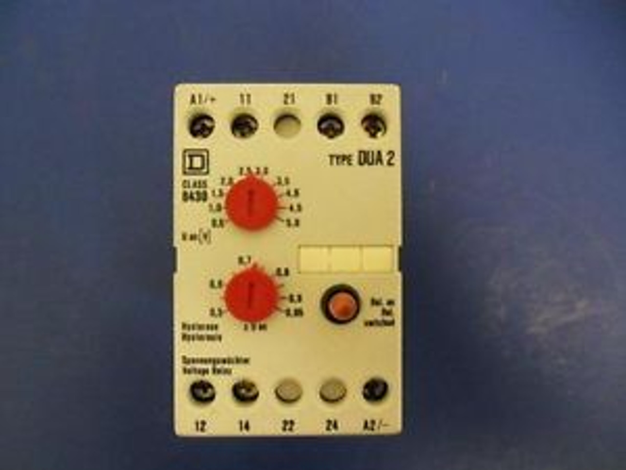 Square D Class 8430 Industrial AC DC Voltage Monitoring Relay 8430DUA2