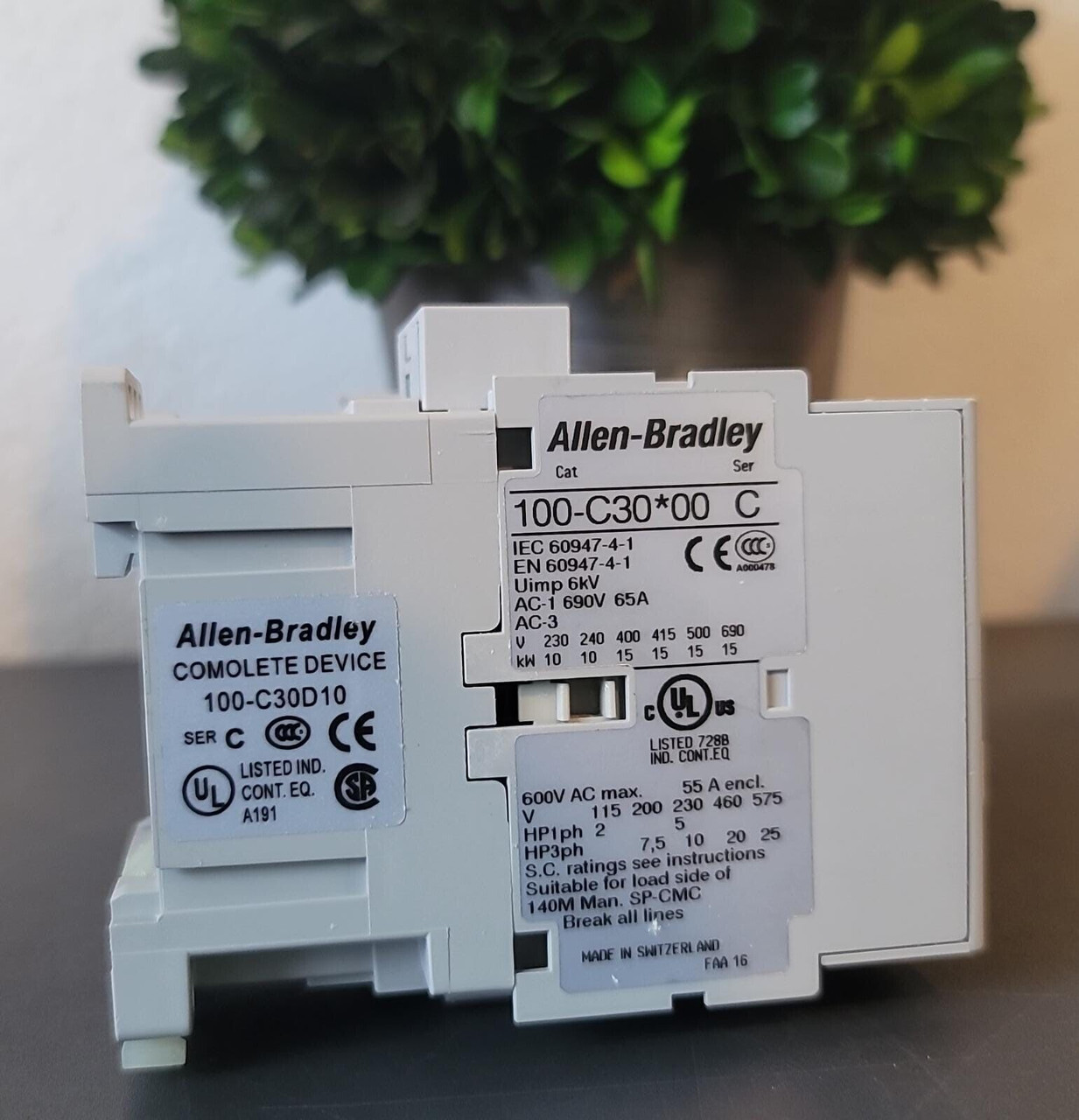 NEW Allen-Bradley 100-C30D10 100C30D10 contactor 100-C30*00