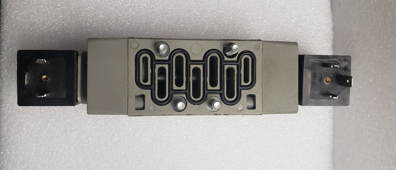 Électrovanne Pneumatique BOSCH 0 820 024 998 - Pièce Automobile D'occasion En état Fonctionnel