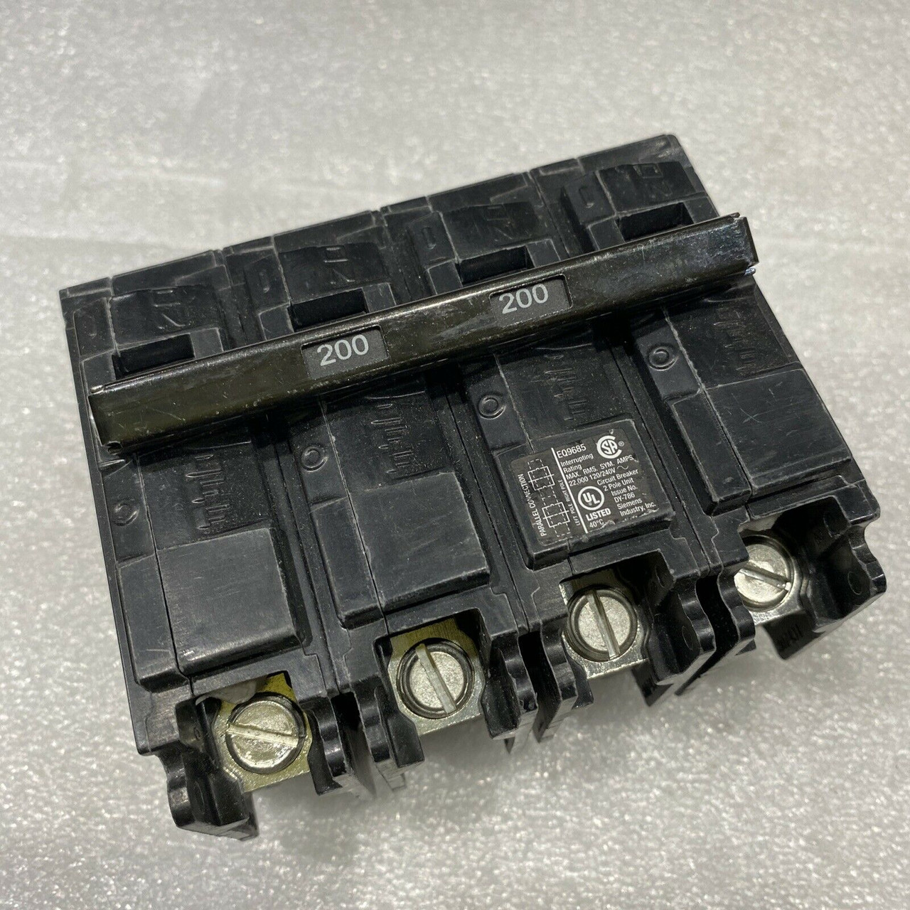SIEMENS EQ9685 4-Pole 200 Amp Main Circuit Breaker – New Open Box